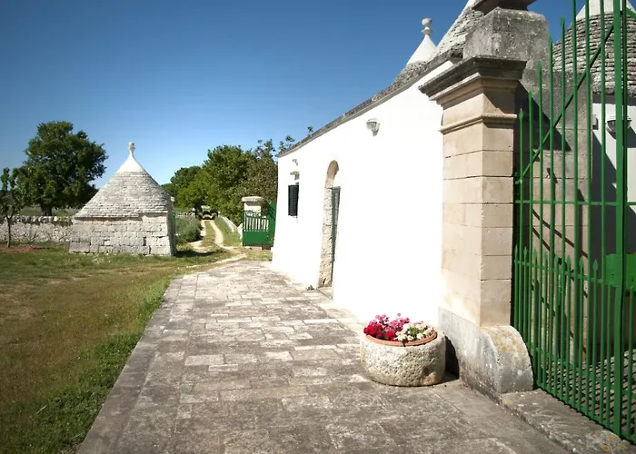 Trulli Sul Vignale In Masseria Santalachicca
